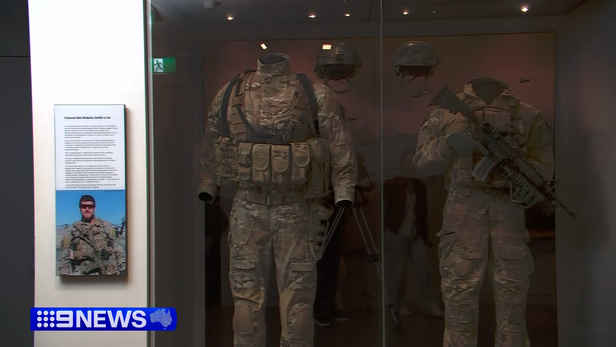 Ben Roberts-Smith displays to remain on show at Australian War Memorial