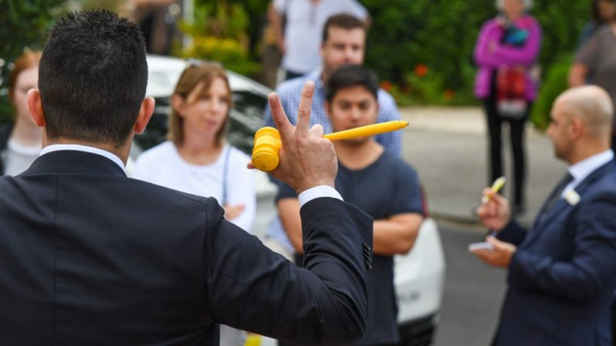 Dodgy real estate agents to face $110,000 fines for underquoting  