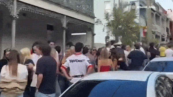 Incredible scenes as Aussies flock to two-up games