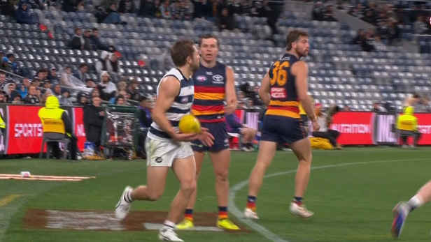 AFL admits error in 'farce' non-call that swung thriller